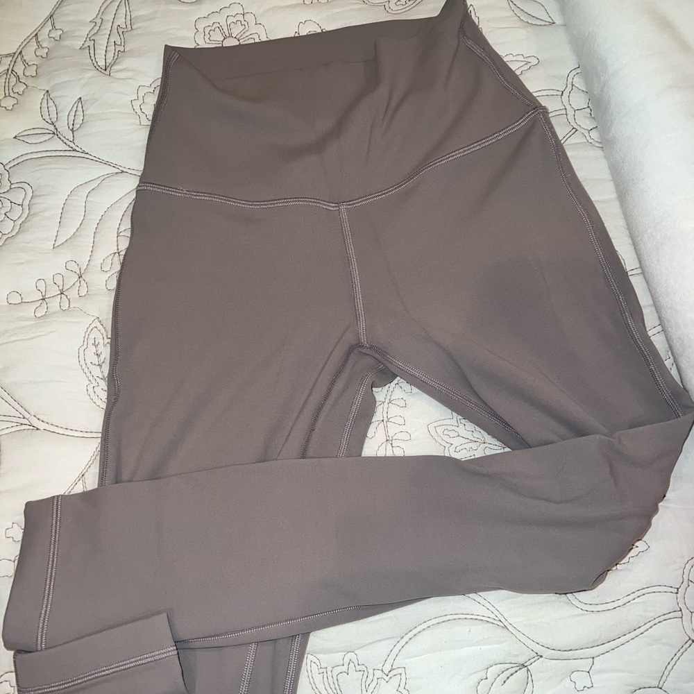 Light purple size 4 Lululemon leggings